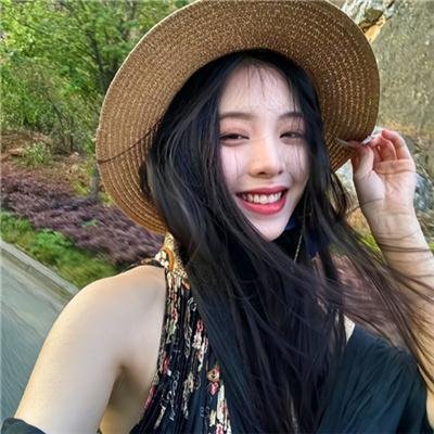 吉普车中的四人